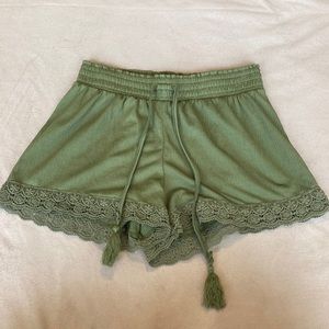 Medium Shorts